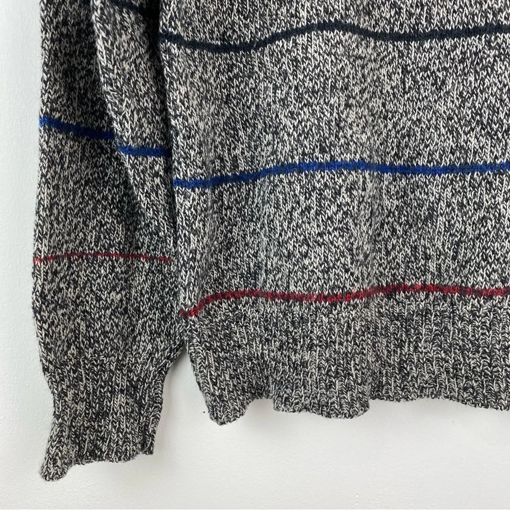 Vintage Van Heusen size Medium Men’s Gray Wool Blend 1/4 Button Pullover Sweater